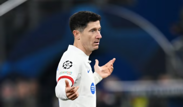 看到现在的莱万，拉波尔塔会不会后悔放走梅西，2083万打水漂了