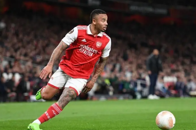 邮报：阿森纳密切关注热苏斯的情况，担心巴西队冒险让他上场